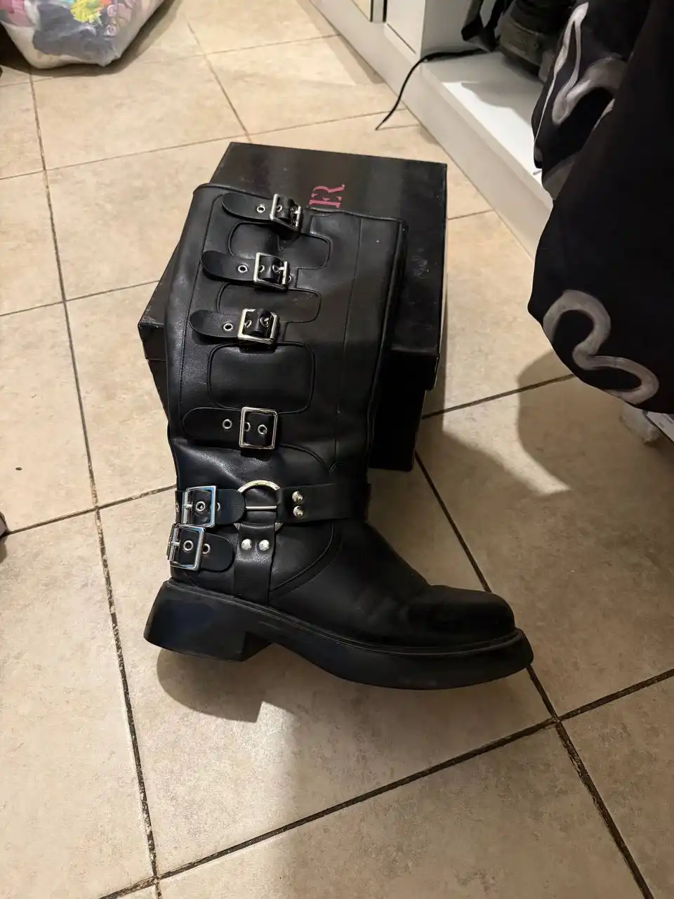 Куртки и сапоги - Верхняя одежда и обувь (Одежда) в Некрасовка