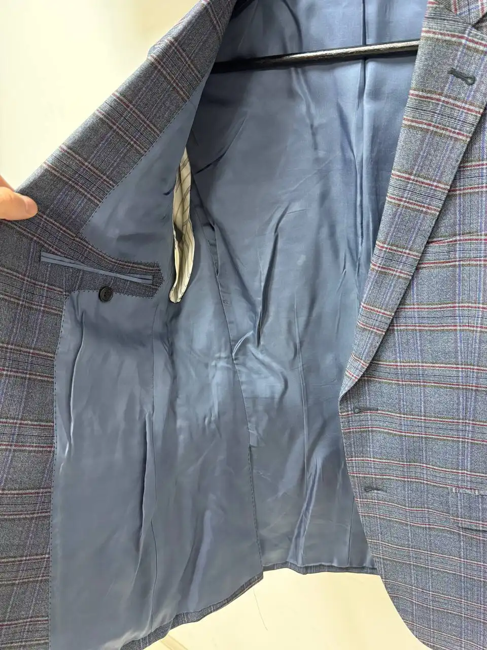 Продам костюм двойка Albione 46 размер - Одежда в Некрасовка