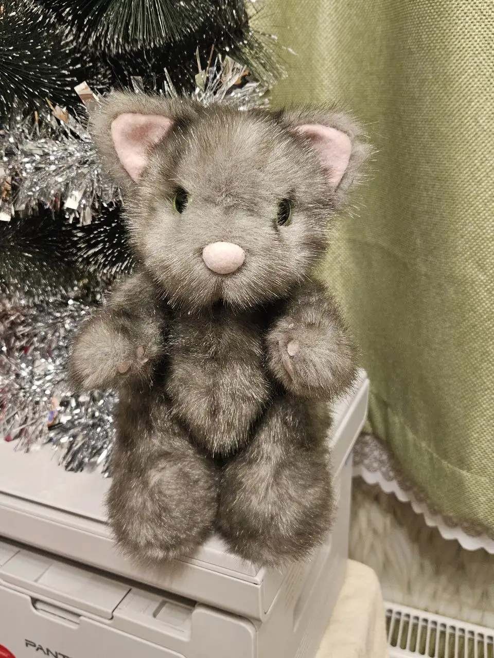 Котик из искусственного меха с подвижными лапками и головой - Барахолка в Люберцы