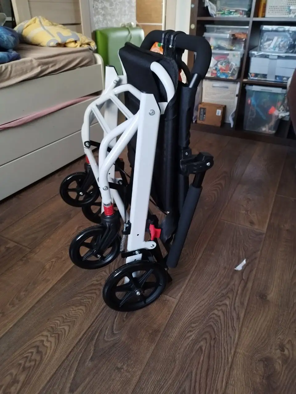 Продам кресло-каталку и лыжи для коляски - Барахолка в Люберцы