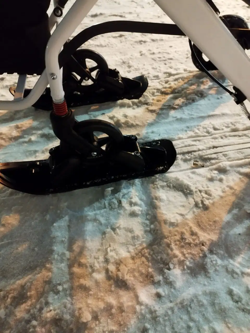 Продам кресло-каталку и лыжи для коляски - Барахолка в Люберцы