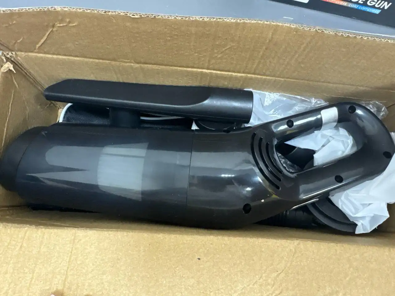 Бесплатно отдаем рабочие пылесосы для автомобиля в Люберцах - Автомобильные аксессуары (Барахолка) в Люберцы