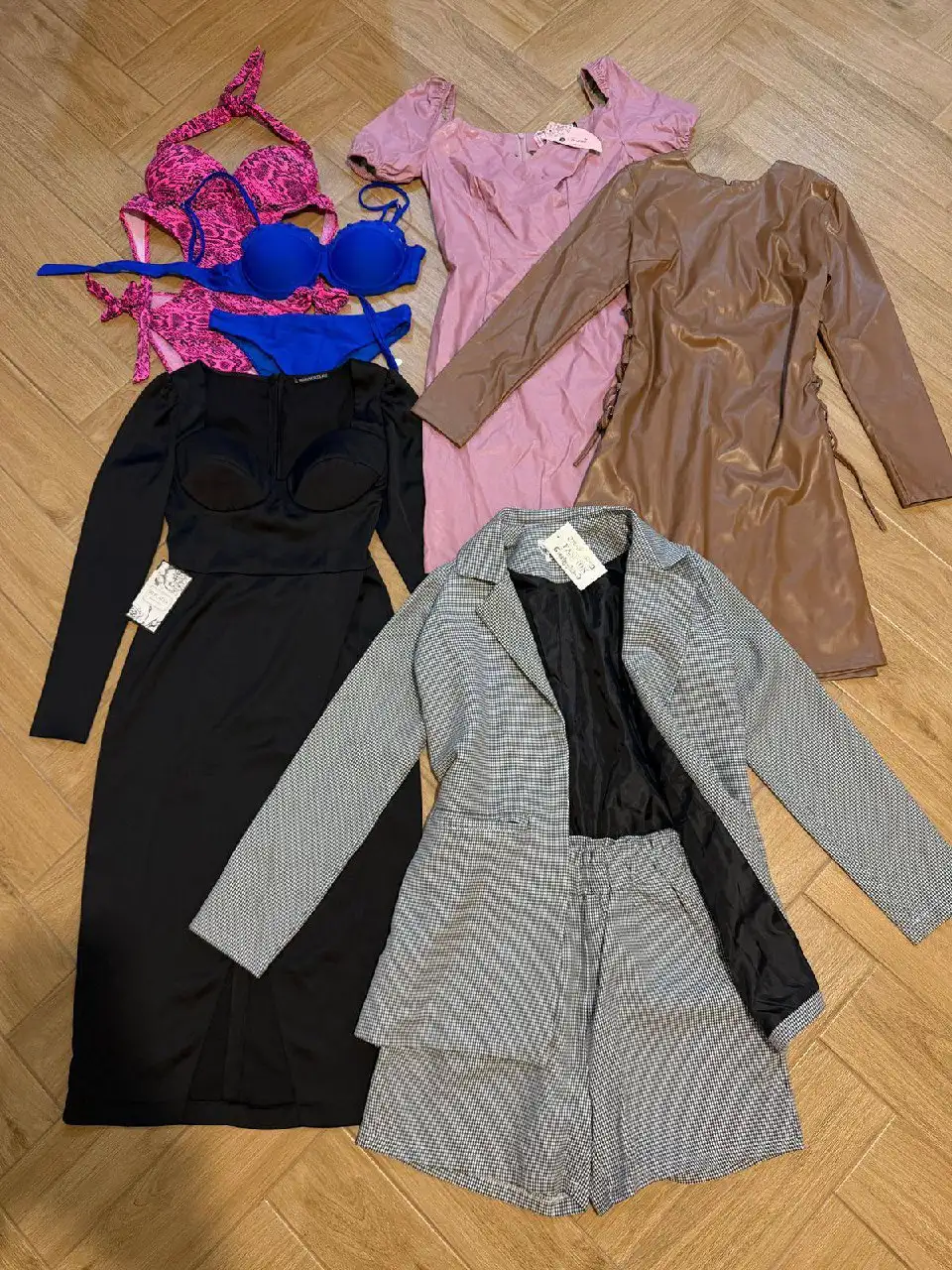 Продажа новой одежды размер 42/44 - Одежда в Москва