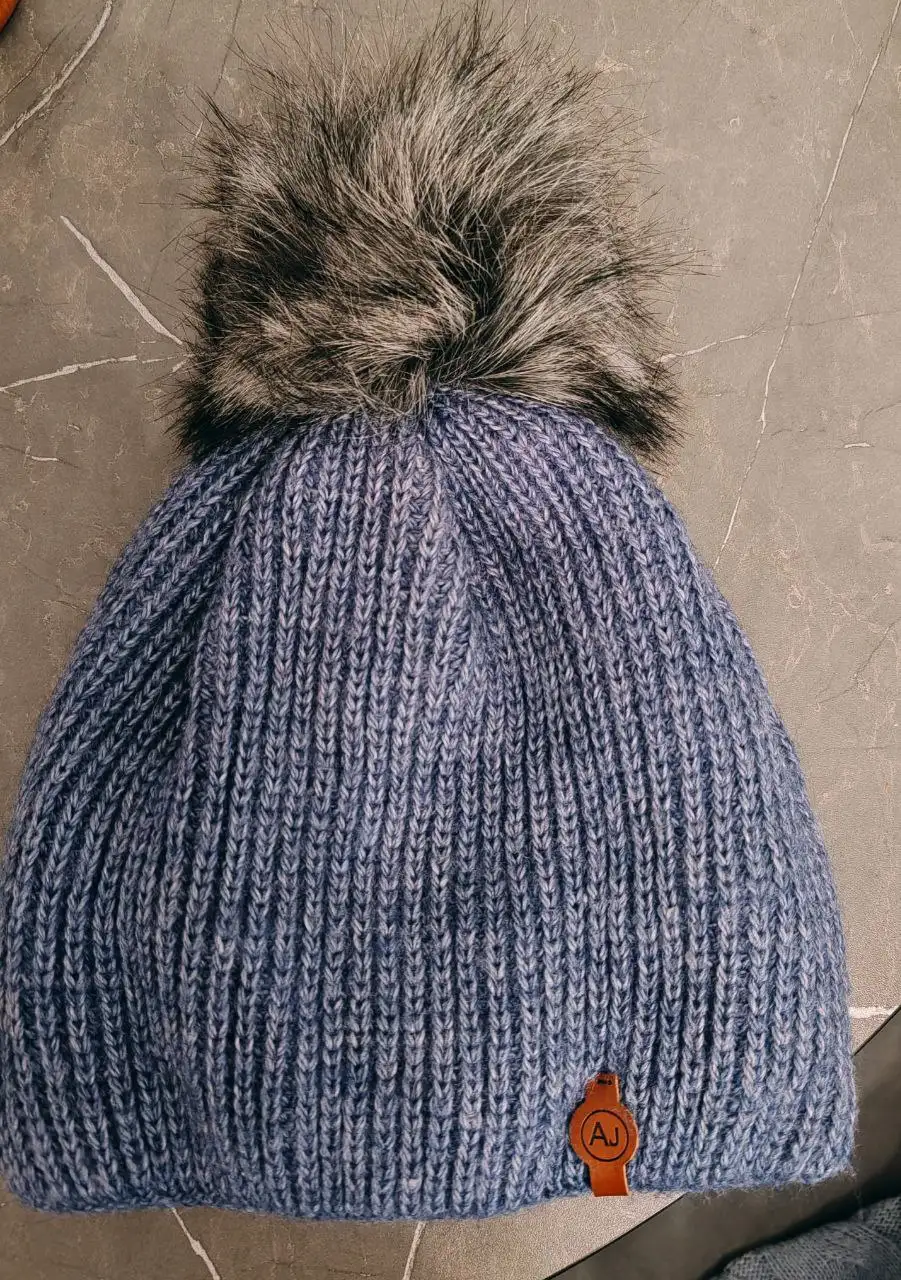 Шапки в отличном состоянии - Головные уборы (Одежда) в Люберцы