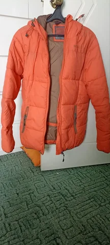 Куртка теплая с капюшоном размер 42-46 - Джемперы в Люберцы