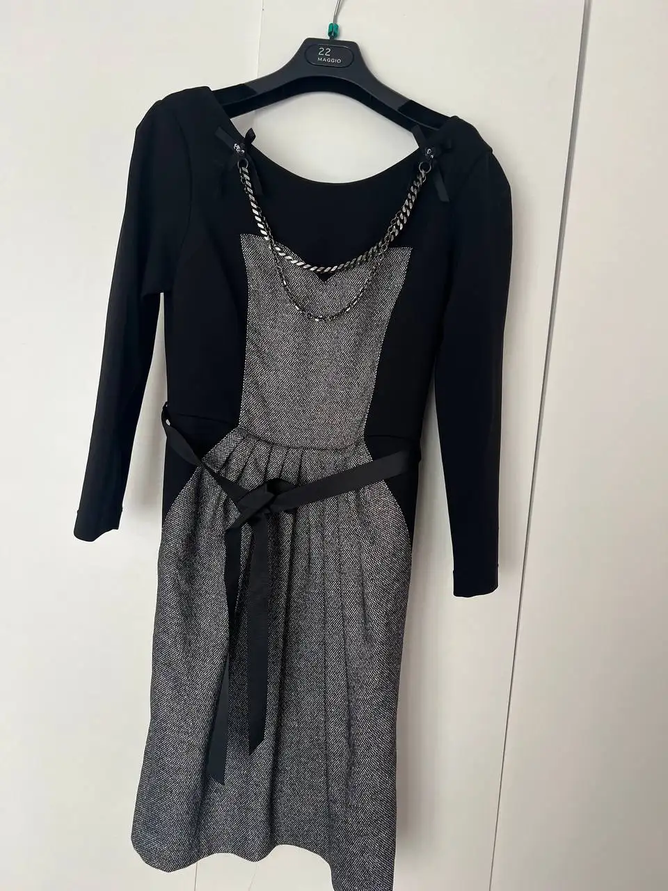 Черно-серое платье с карманами и съемной цепочкой - Платья (Одежда) в Люберцы