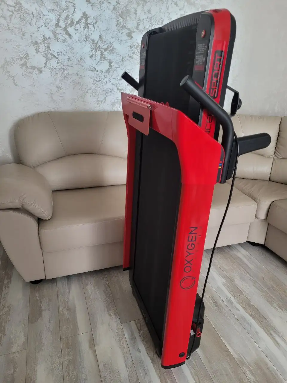 Продается беговая дорожка OXYGEN FITNESS - Спортивные товары (Хобби и отдых) в Люберцы