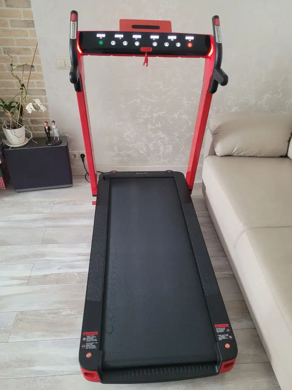 Продается беговая дорожка OXYGEN FITNESS - Спортивные товары (Хобби и отдых) в Люберцы