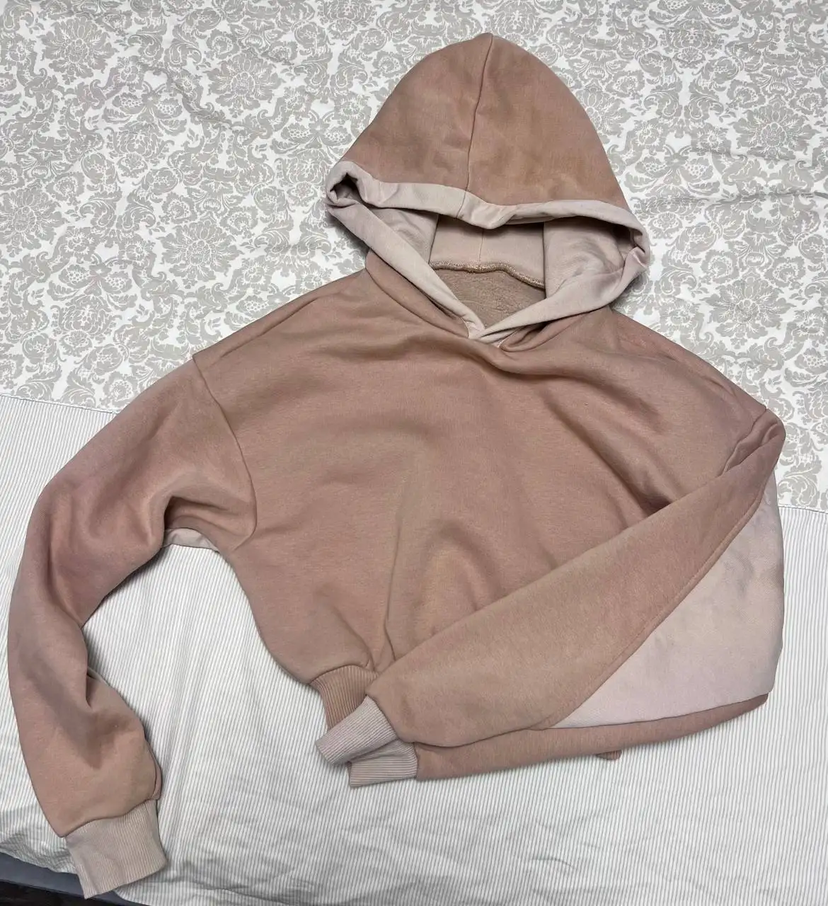 Укороченное худи с начесом и капюшоном - Худи (Одежда) в Люберцы