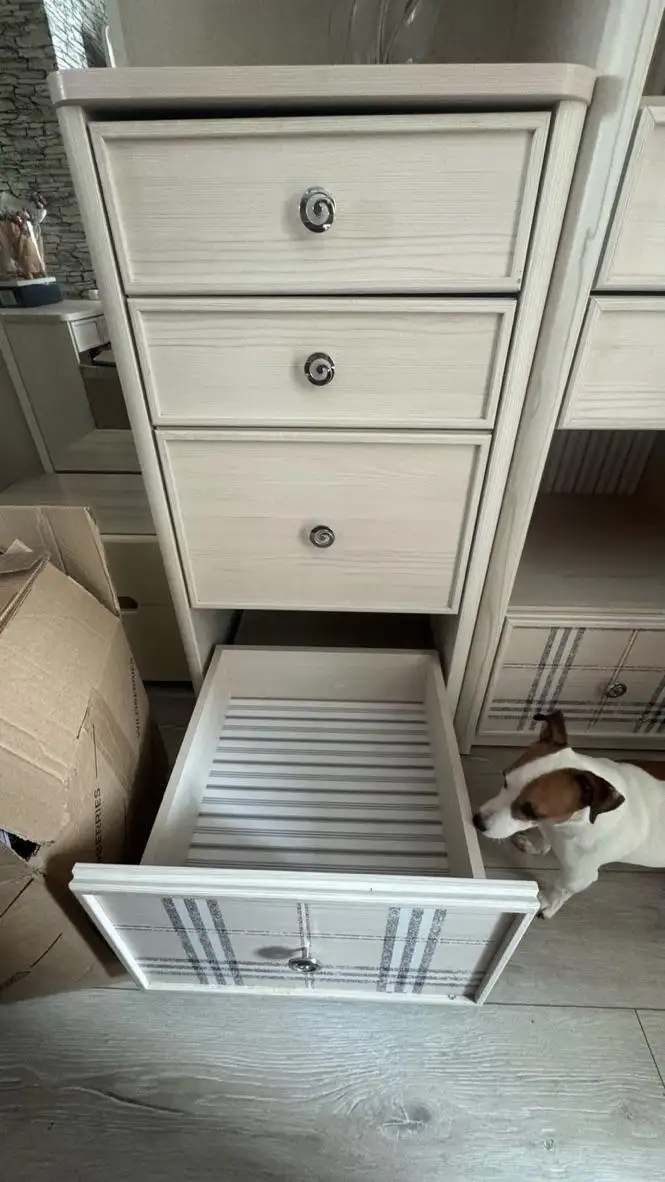 Продажа шкафа и двух тумбочек - Мебель (Барахолка) в Люберцы