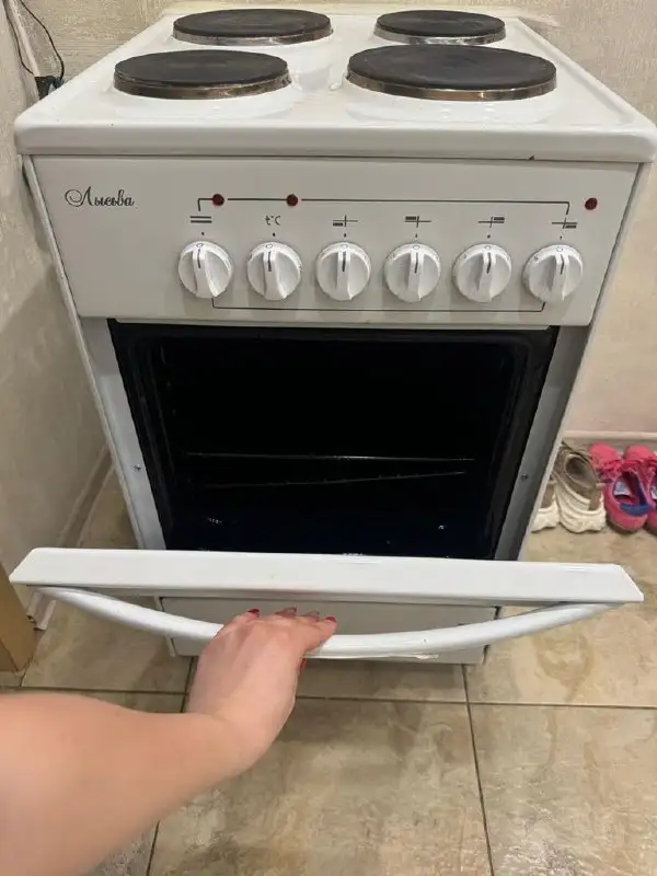 Продажа электрической плиты на 4 конфорки - Кухонная техника (Для дома и дачи) в Люберцы