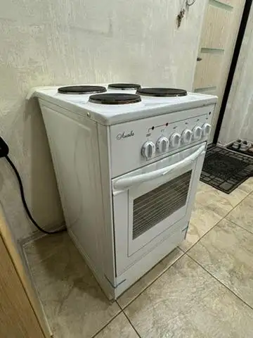 Продажа электрической плиты на 4 конфорки - Кухонная техника (Для дома и дачи) в Люберцы