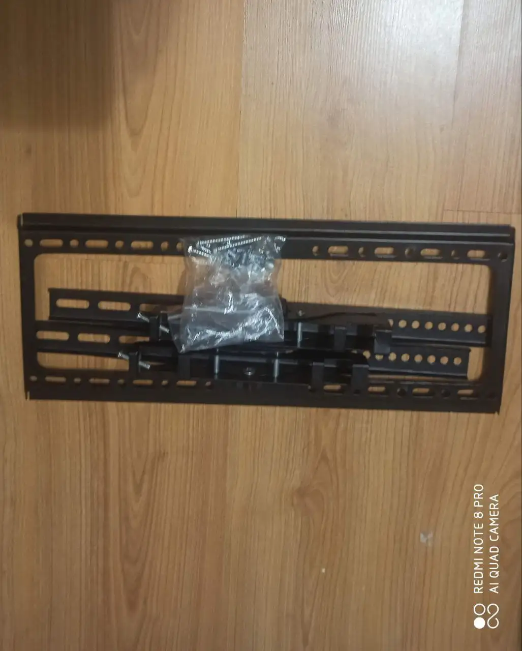 Кронштейн для телевизора новый наклонный с уровнем - Электроника (Барахолка) в Люберцы