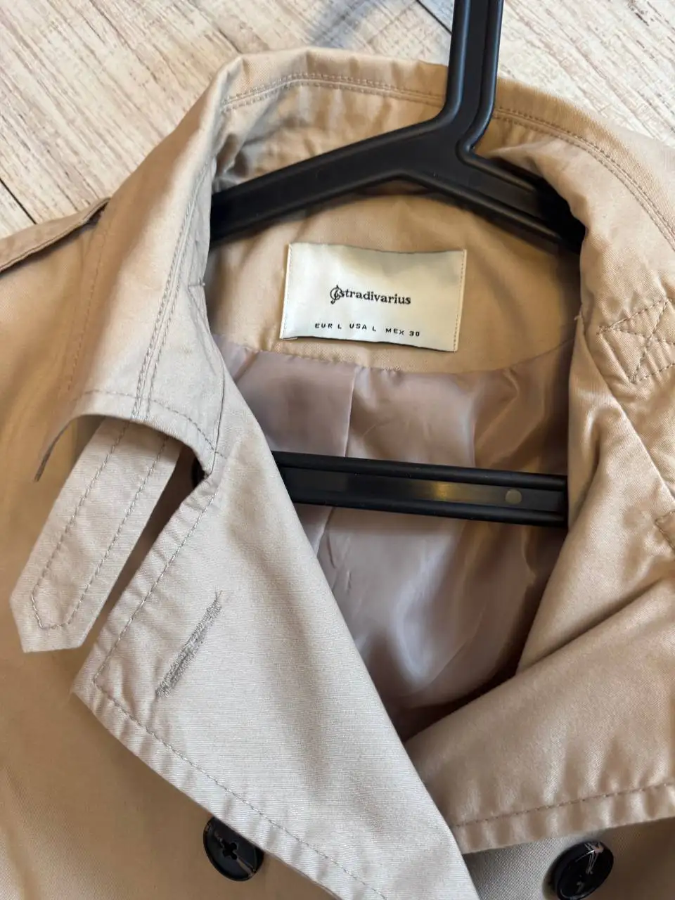 Продажа стеганой куртки и тренча - Верхняя одежда (Одежда) в Люберцы