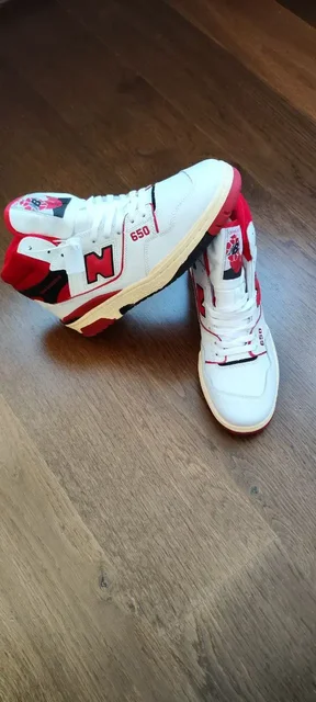 Кроссовки новые 45 размер с утеплителем - Футболки в Некрасовка