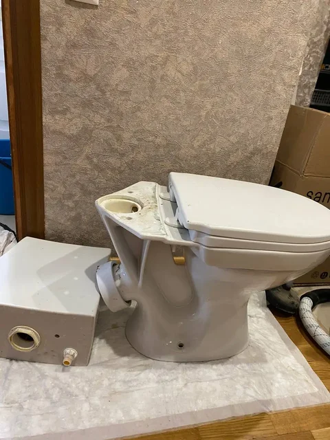 Унитаз б/у, отдам бесплатно - Текстиль в Люберцы