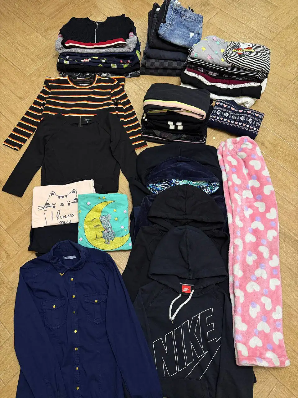 Продажа большого количества брендовой одежды размер S/M - Одежда в Москва