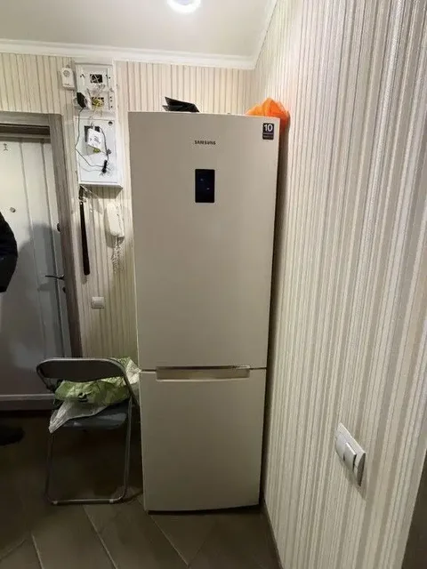 Холодильник и стиральная машина в дар - Текстиль и швейные принадлежности в Люберцы