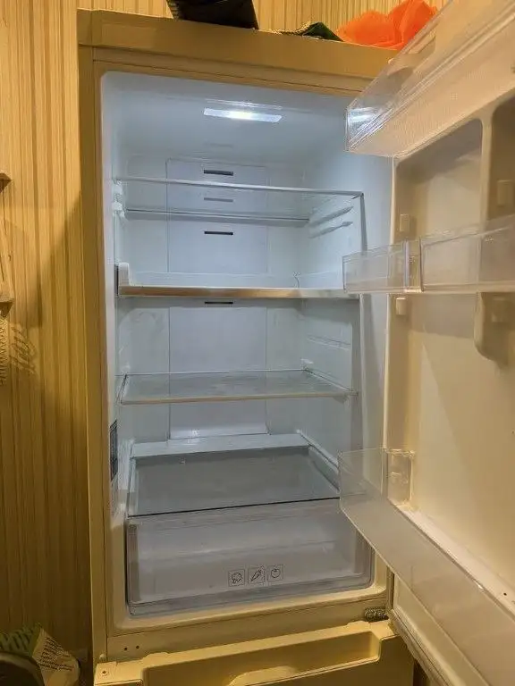 Холодильник и стиральная машина в дар - Барахолка в Люберцы