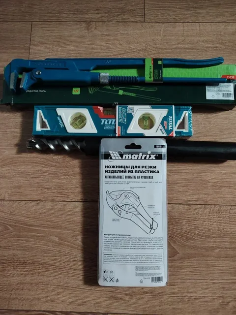 Продажа строительного инструмента: уровень, ножницы, ключ, бур - Клавиатуры в Люберцы