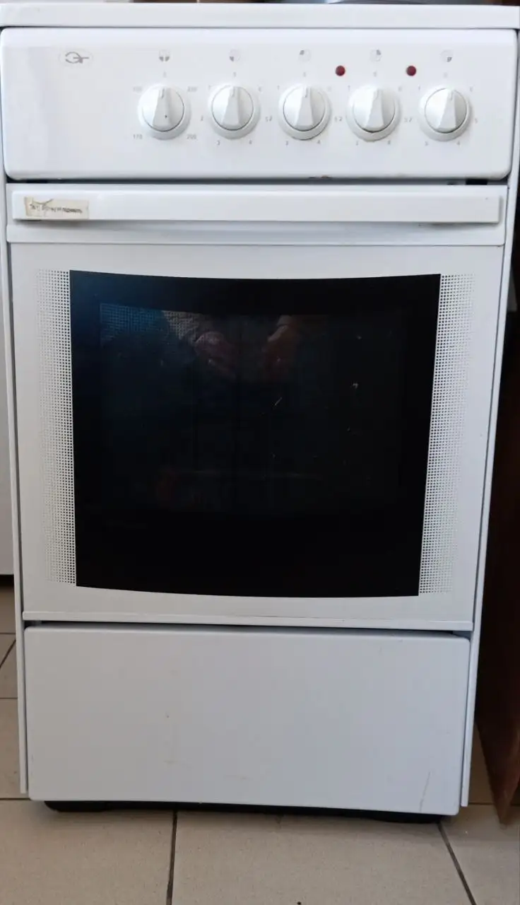 Продажа электрической плиты с нерабочей конфоркой - Бытовая техника (Для дома и дачи) в Люберцы