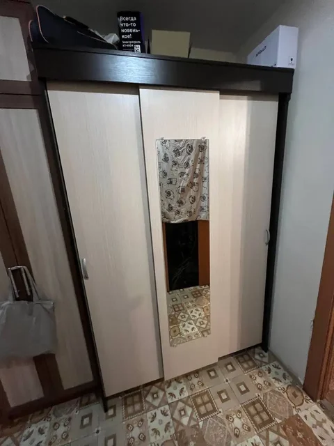 Продажа шкафа с полками и вешалками - Клавиатуры в Люберцы