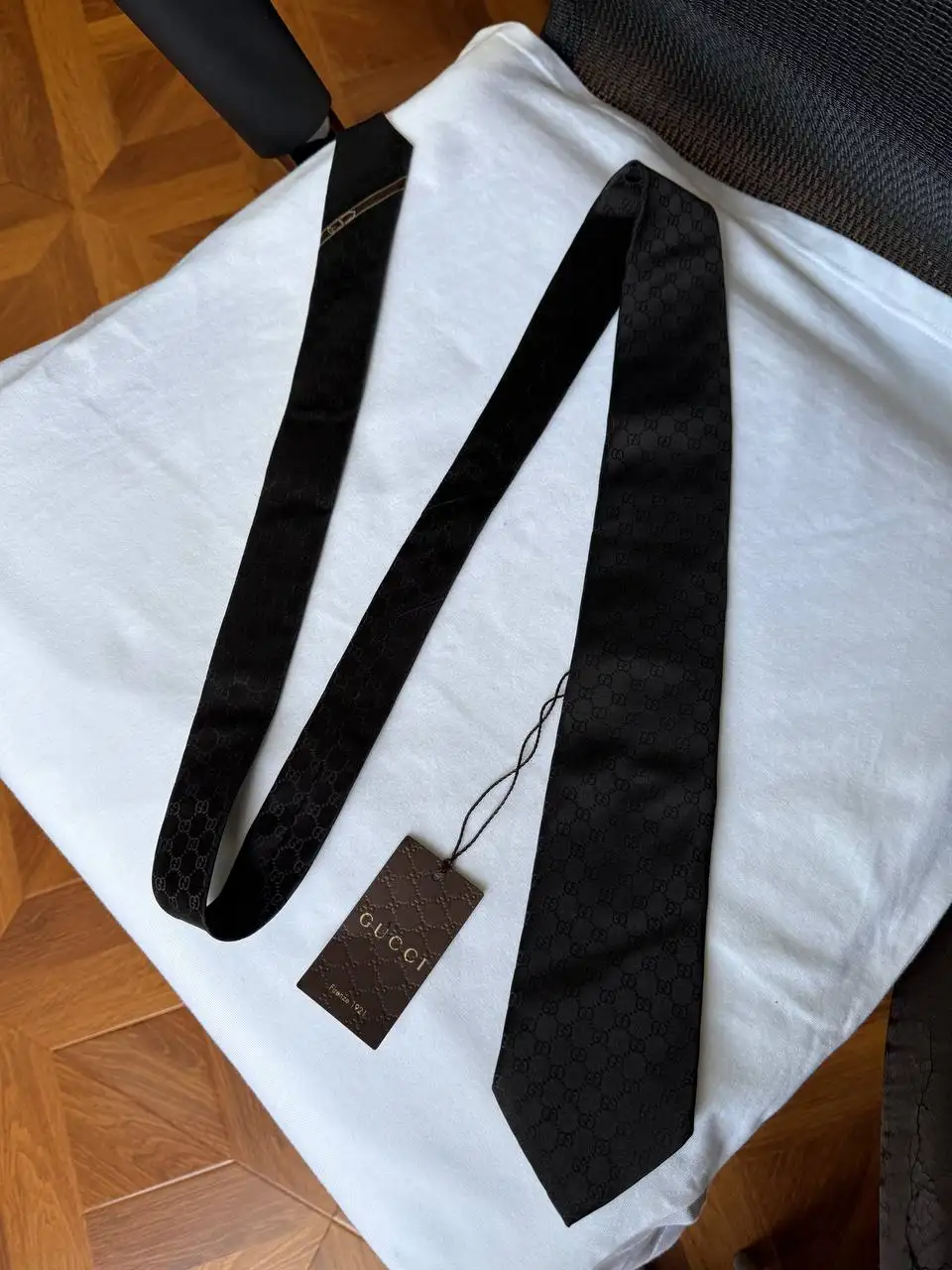 Продам новый галстук Gucci с биркой - Аксессуары (Одежда) в Некрасовка