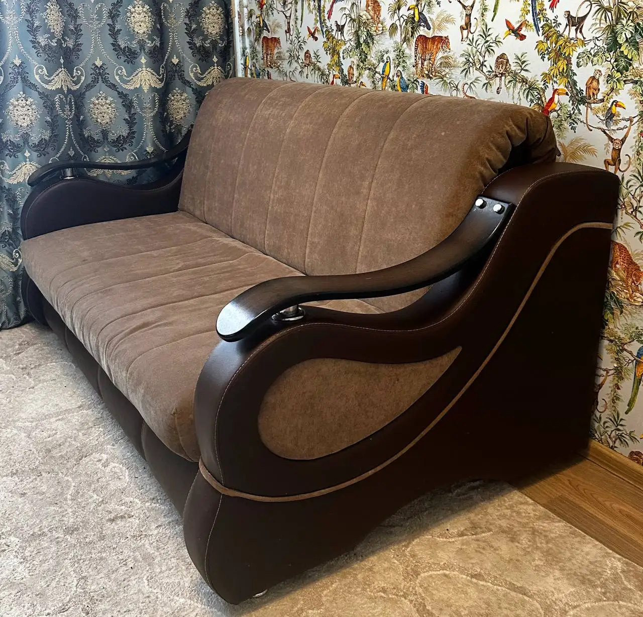 Продажа товара на барахолке в Некрасовке - Барахолка в Некрасовка