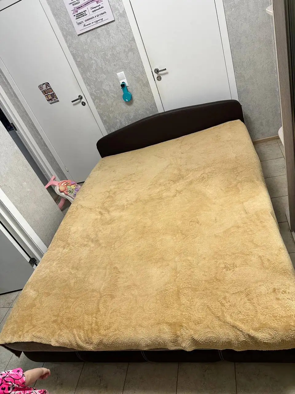 Продажа товара на барахолке в Некрасовке - Барахолка в Некрасовка