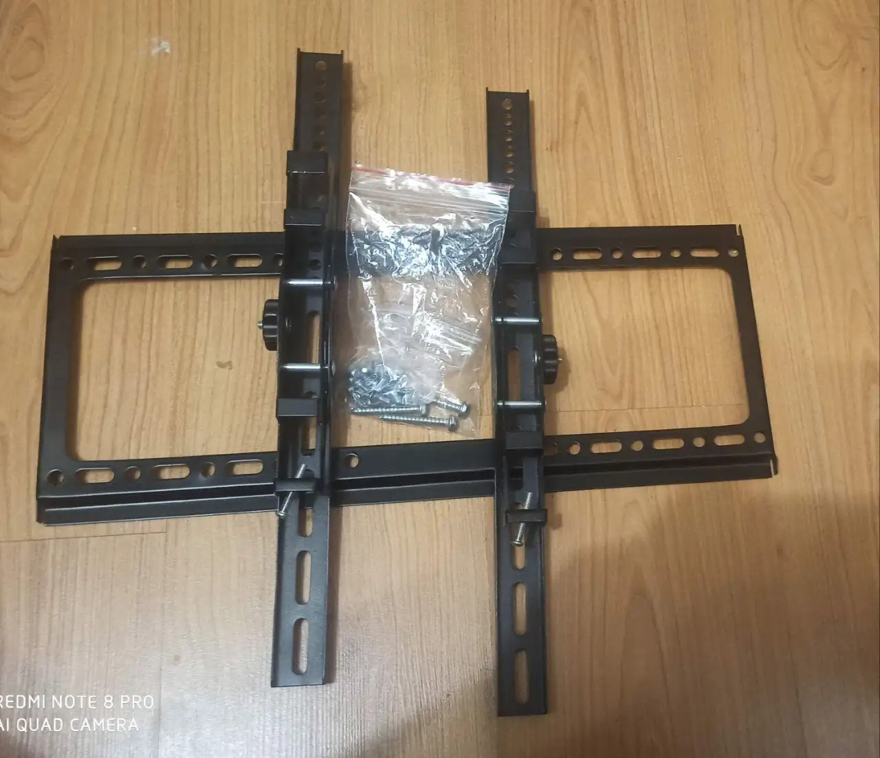 Кронштейн для ТВ новый наклонный с уровнем - Барахолка в Люберцы