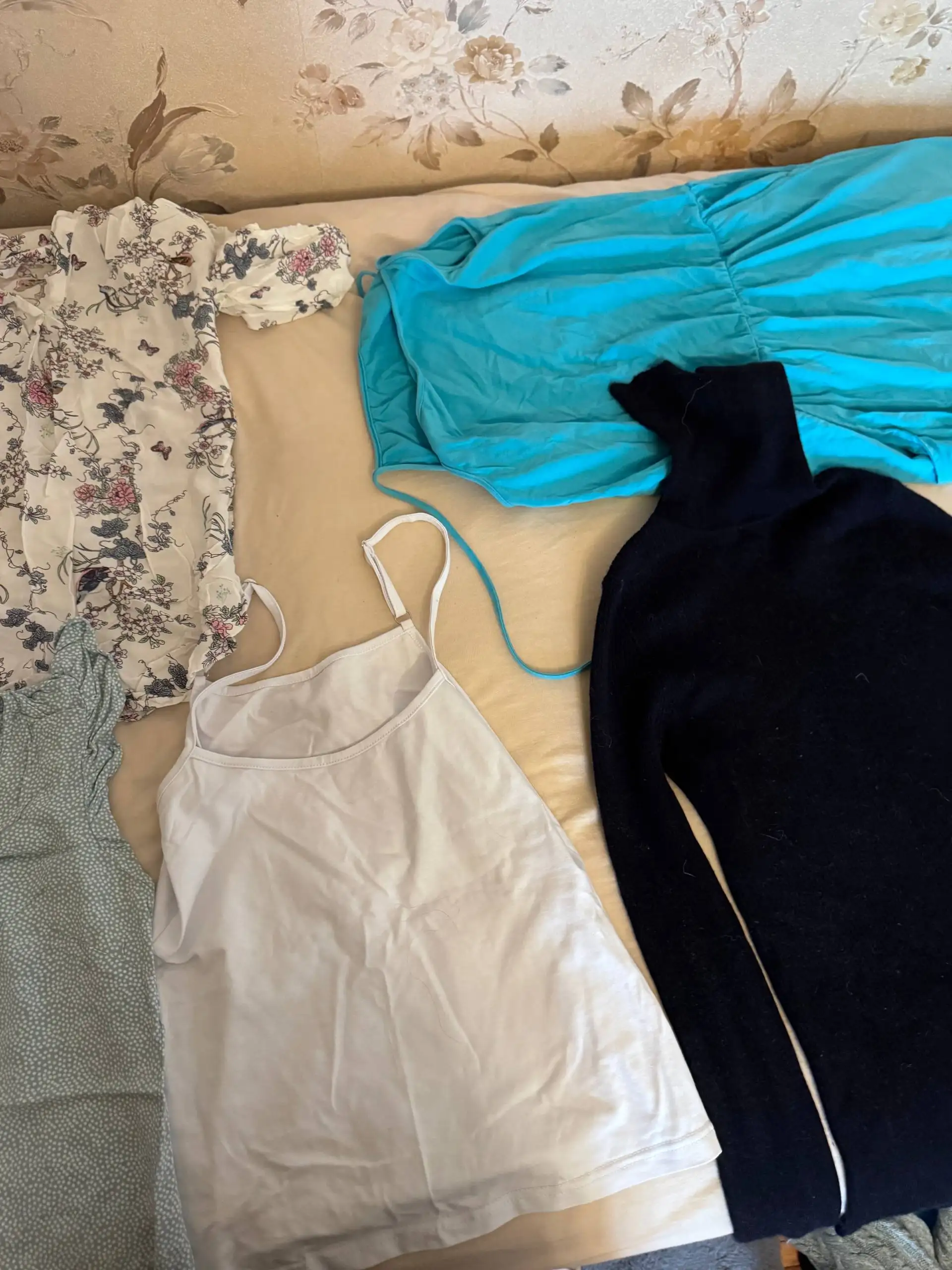 Водолазка и вещи 42-44 размер - Верхняя одежда (Одежда) в Люберцы