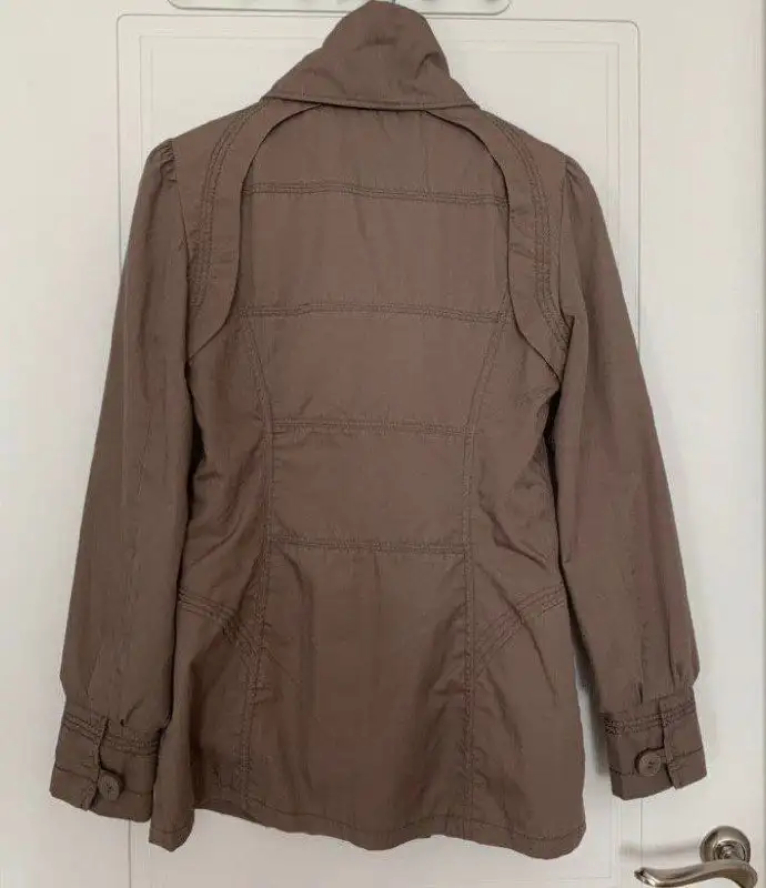 Продажа одежды: плащ, ветровка, свитшот - Верхняя одежда (Одежда) в Люберцы