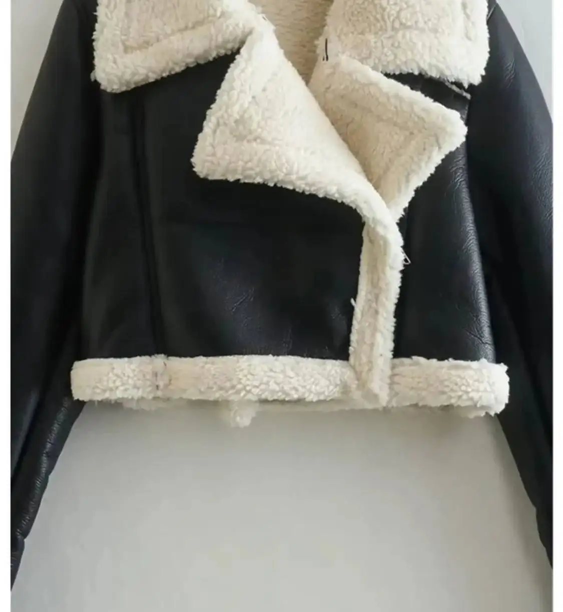 Дубленка укороченная размер М - Верхняя одежда (Одежда) в Люберцы