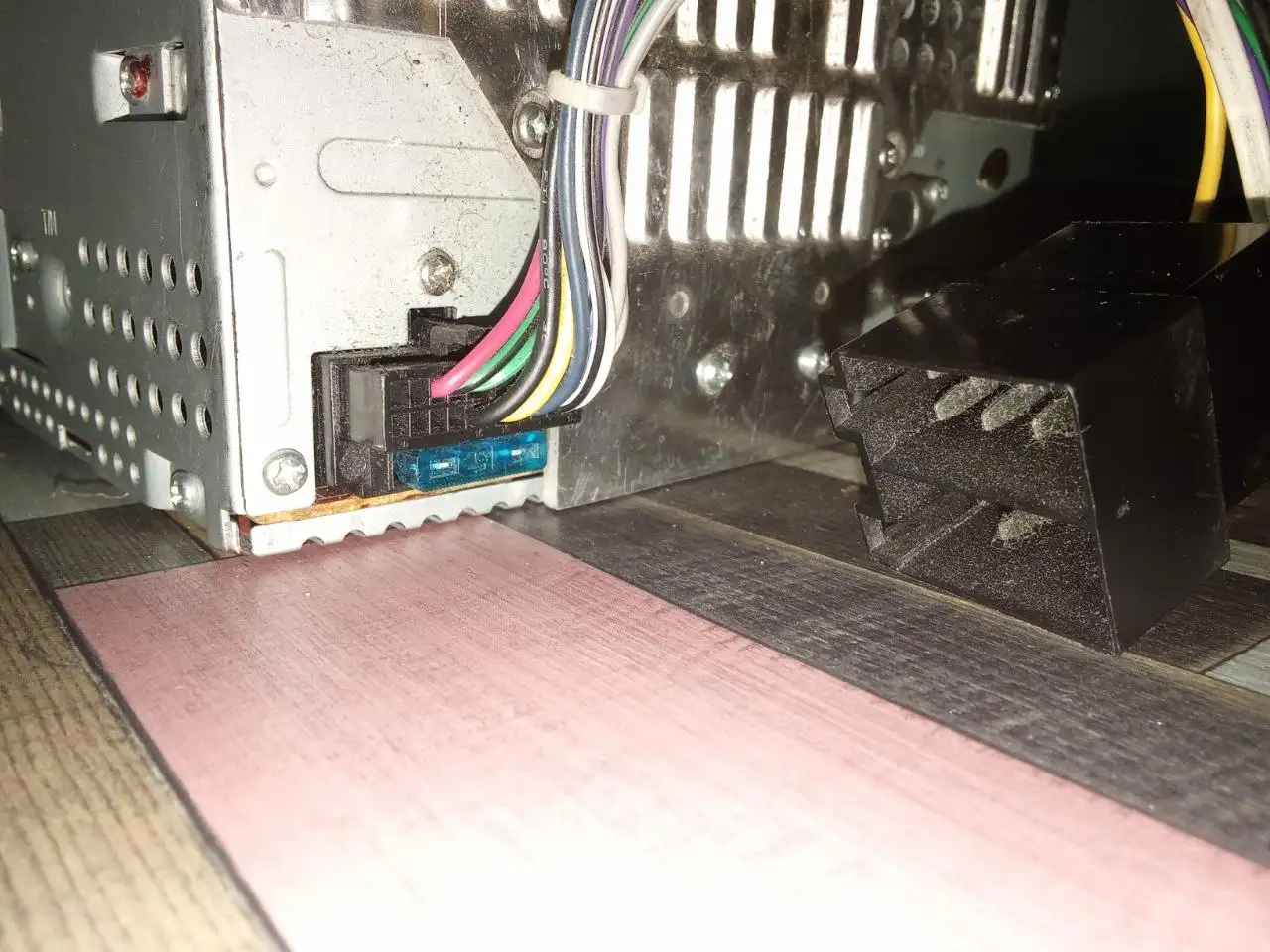 Продам магнитолу с поврежденным экраном - Автомагнитолы (Электроника) в Некрасовка