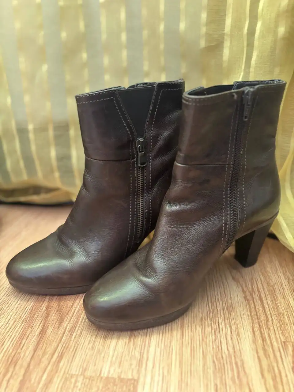 Ботинки кожаные на каблуке 38,5 размер - Обувь (Одежда) в Люберцы