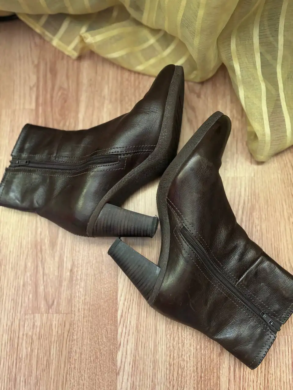 Ботинки кожаные на каблуке 38,5 размер - Обувь (Одежда) в Люберцы