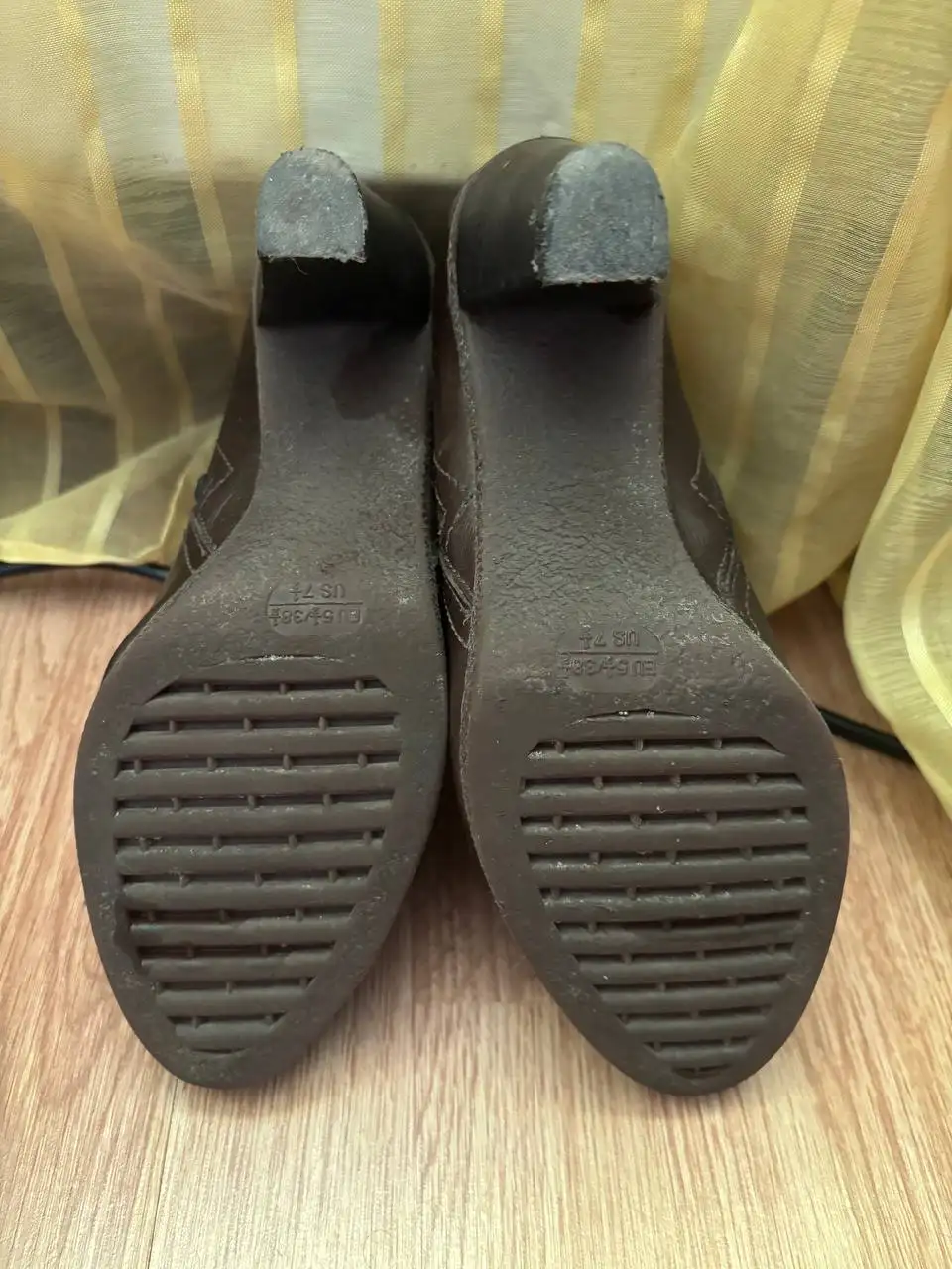 Ботинки кожаные на каблуке 38,5 размер - Обувь (Одежда) в Люберцы