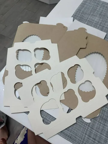 Отдам 2 коробки для капкейков за шоколадку киндер - частное объявление в Некрасовка, Люберцы