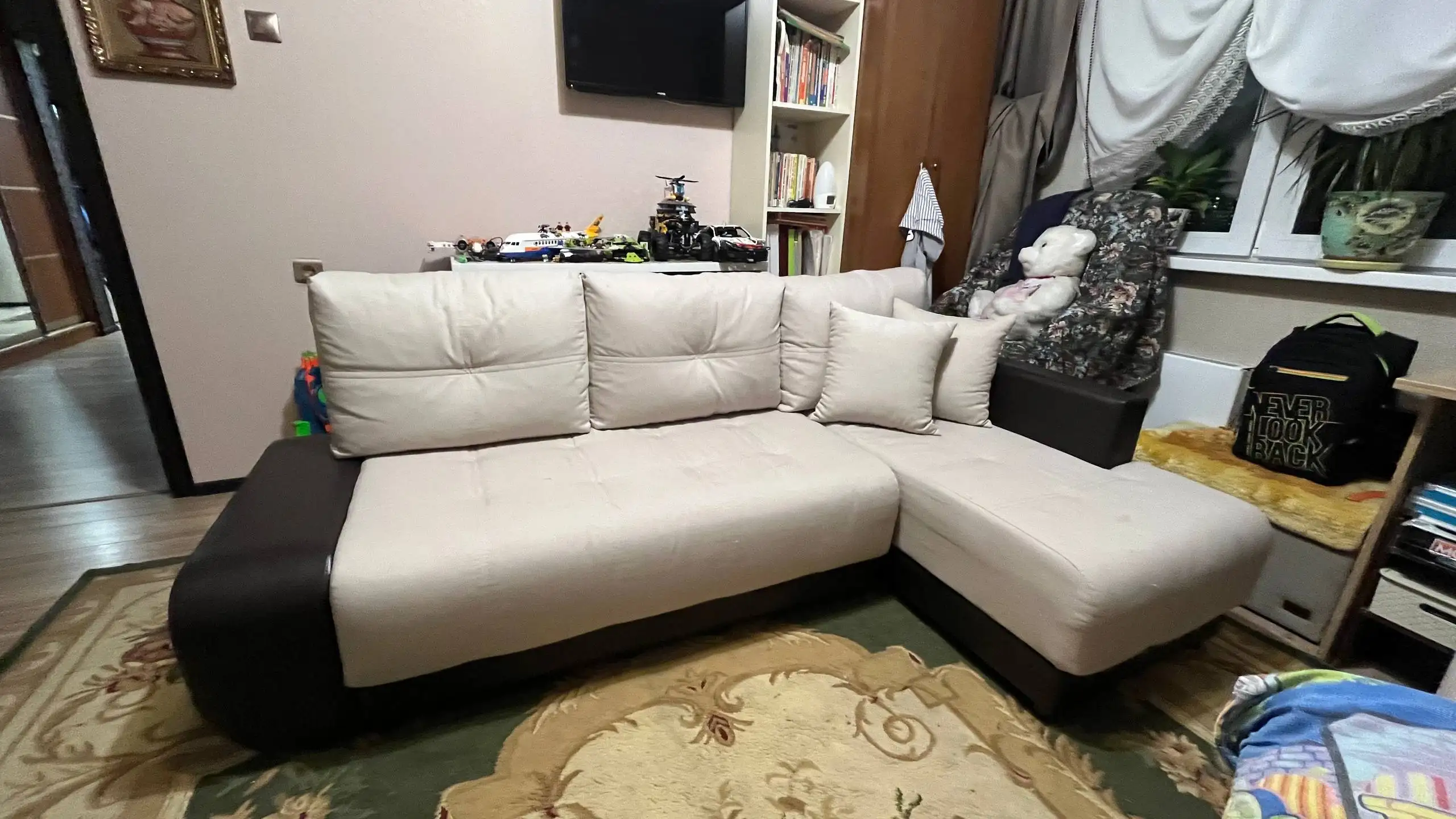 Угловой диван правый угол в хорошем состоянии - Мебель (Для дома и дачи) в Люберцы