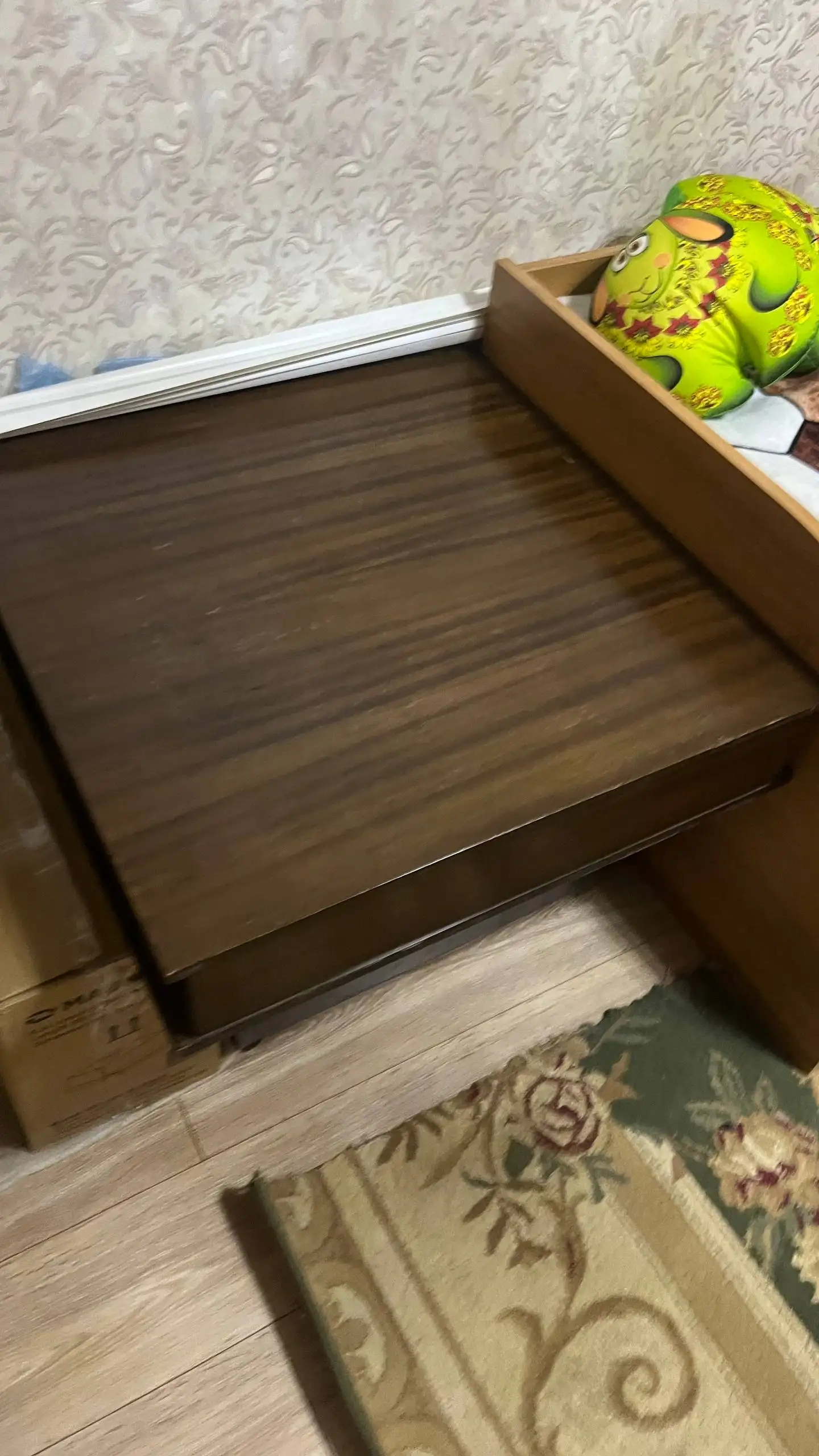 Журнальный столик на колесиках с полочками - Мебель (Барахолка) в Люберцы