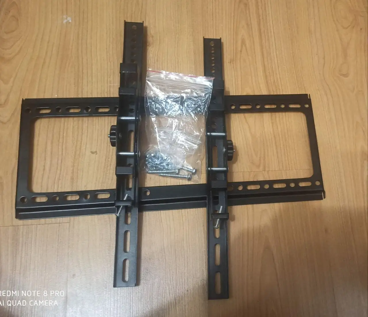 Кронштейн для ТВ новый наклонный с уровнем - Барахолка в Люберцы