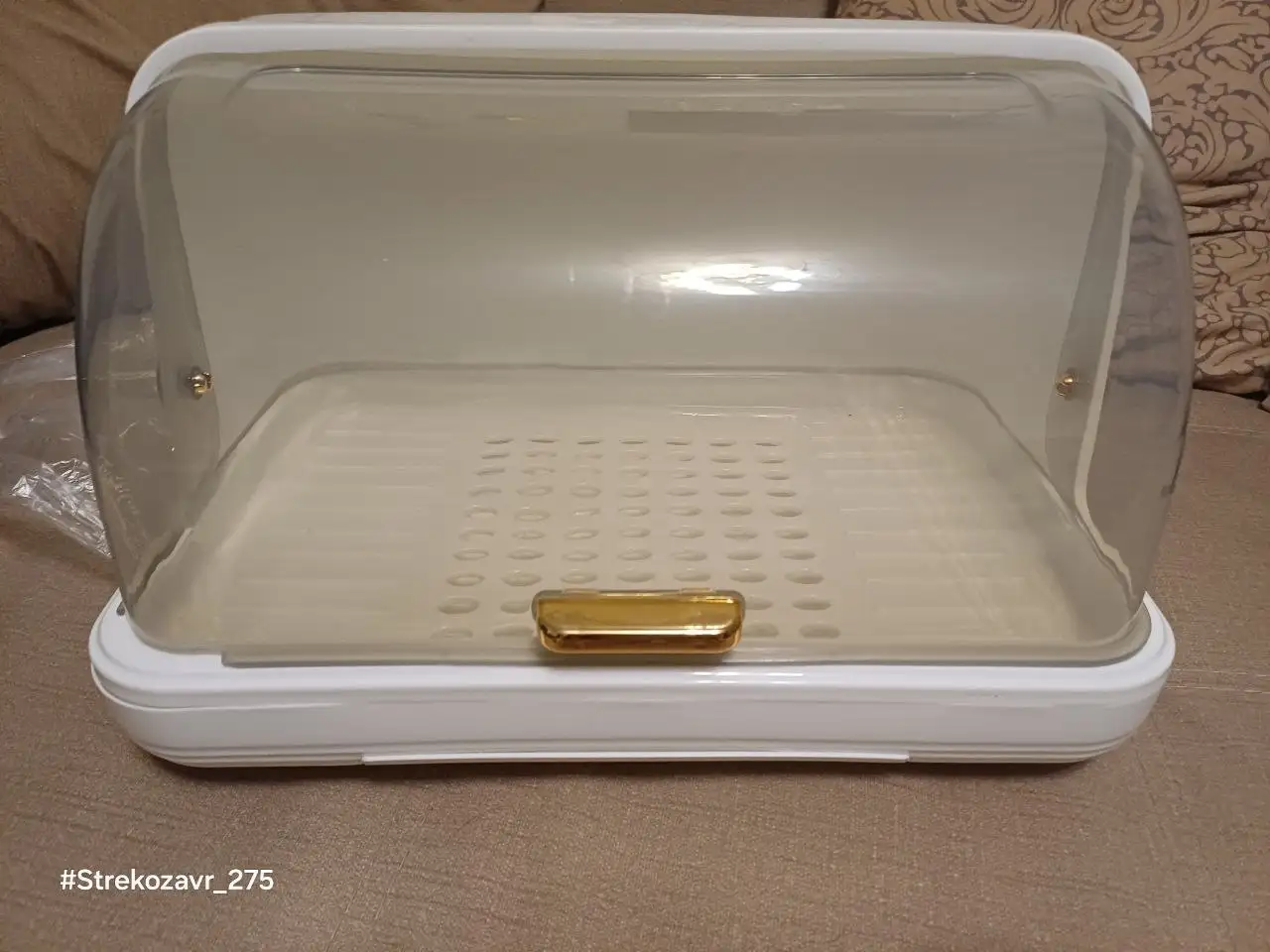 Продам большую пластиковую хлебницу белую с золотом - Посуда и кухонная утварь (Барахолка) в Люберцы