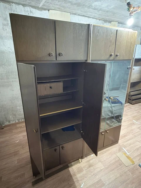 Стенка и тумба производства ГДР 1989 года - Люстры в Люберцы