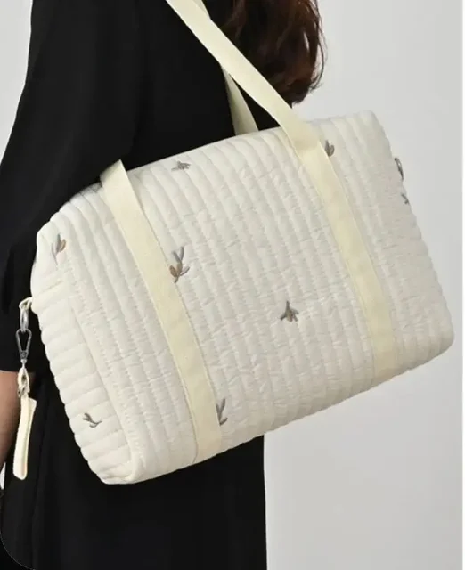 Новая легкая стеганая сумка с вышивкой - Домашняя одежда в Люберцы