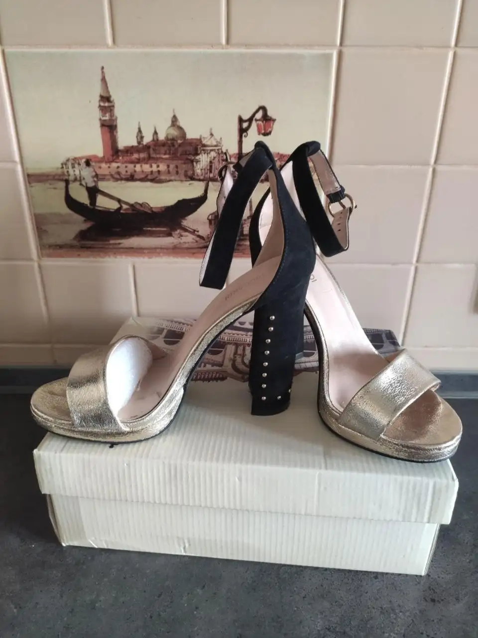 Продам женские босоножки размер 37 - Обувь (Одежда) в Люберцы