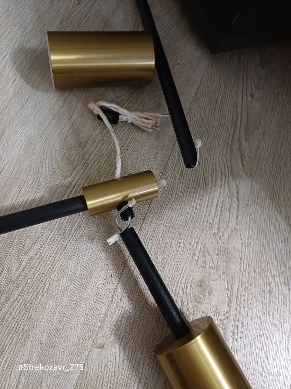 Продам подвесную светодиодную люстру на штанге на 5 плафонов - Освещение (Для дома и дачи) в Люберцы