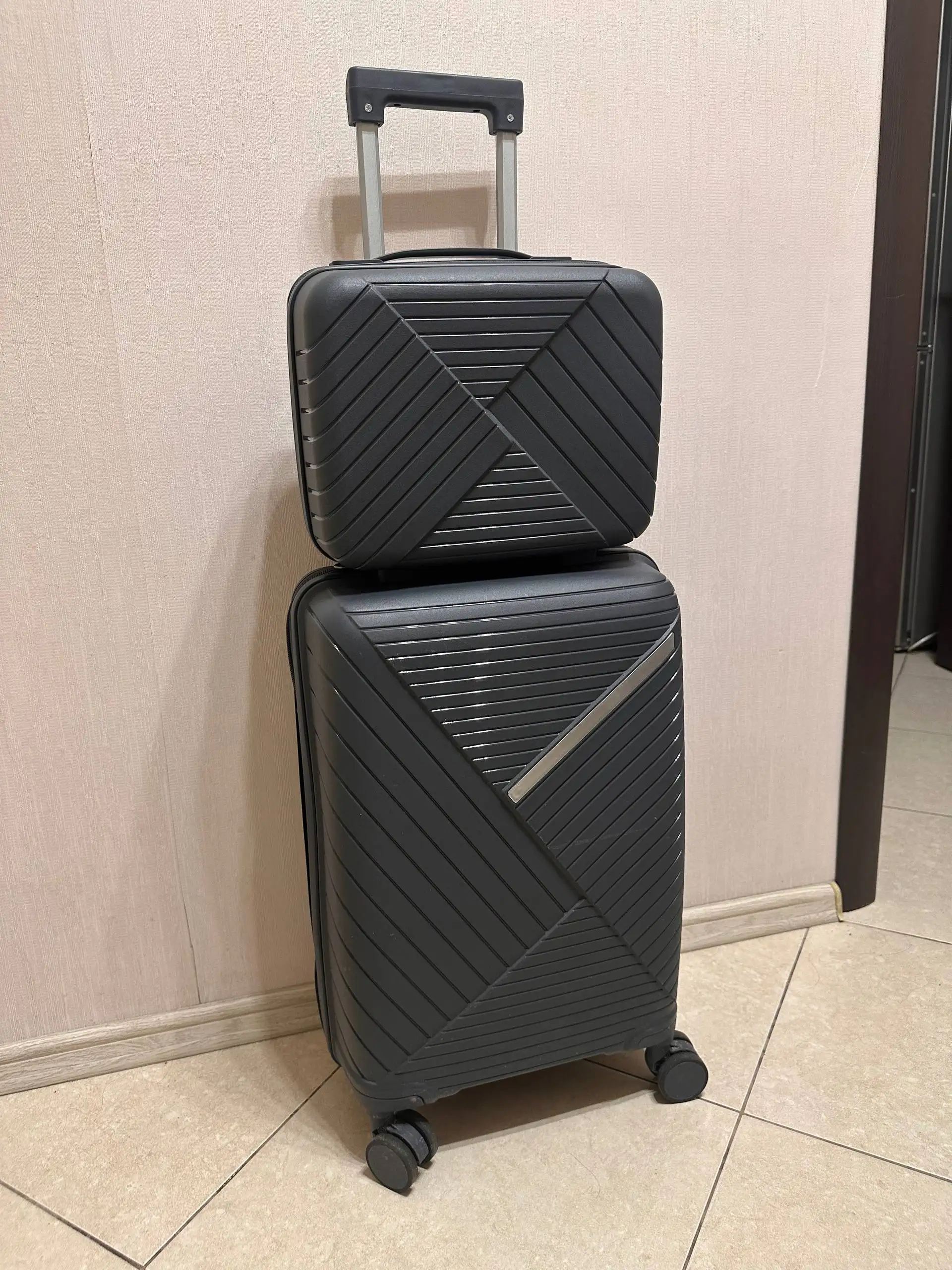 Чемодан с бьюти кейсом S - Барахолка в Люберцы