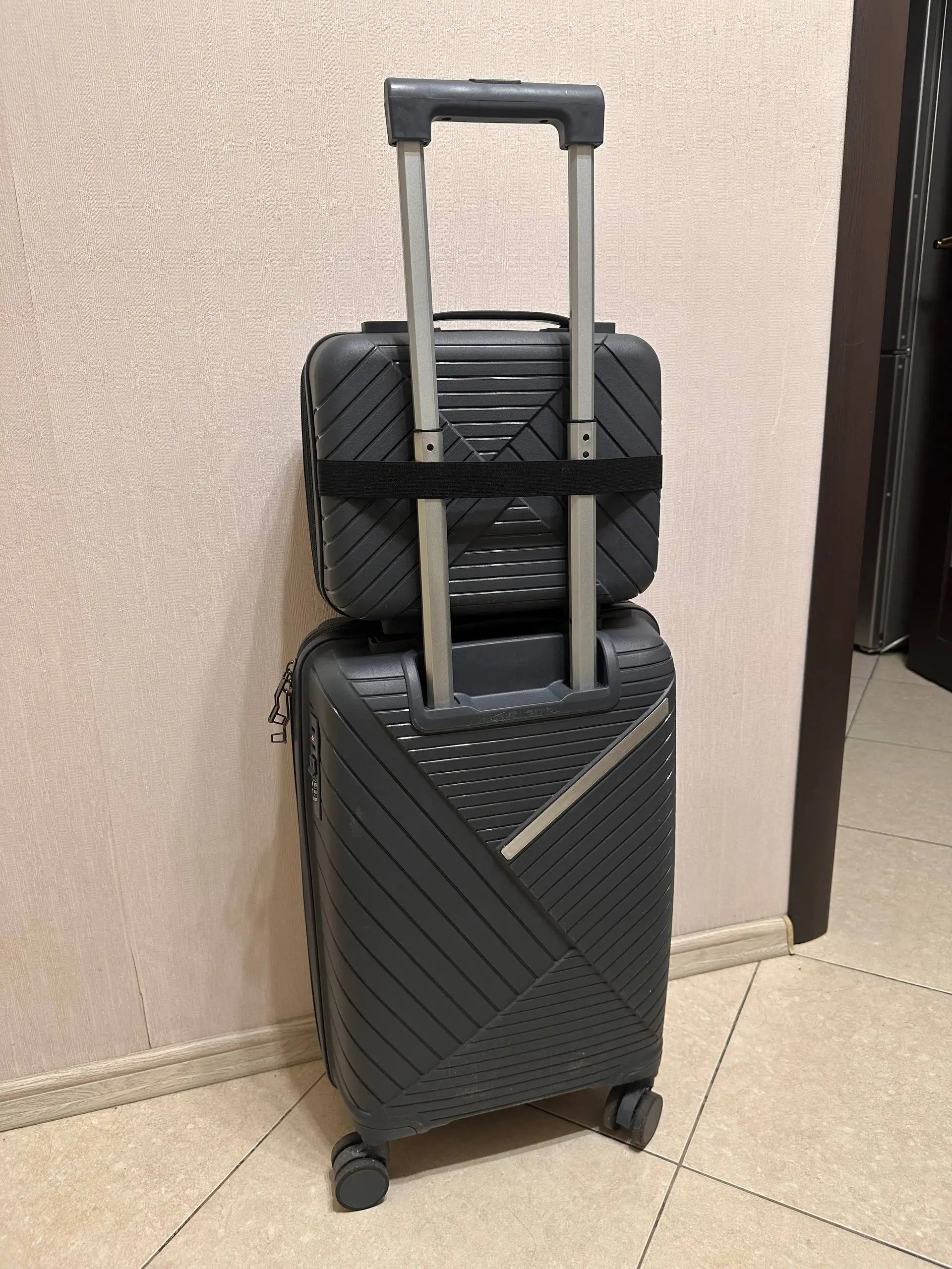 Чемодан с бьюти кейсом S - Барахолка в Люберцы