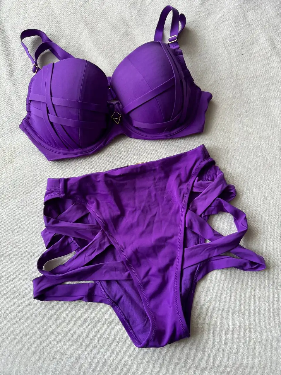 Два купальника: фиолетовый Incanto и белый - Купальники (Одежда) в Люберцы