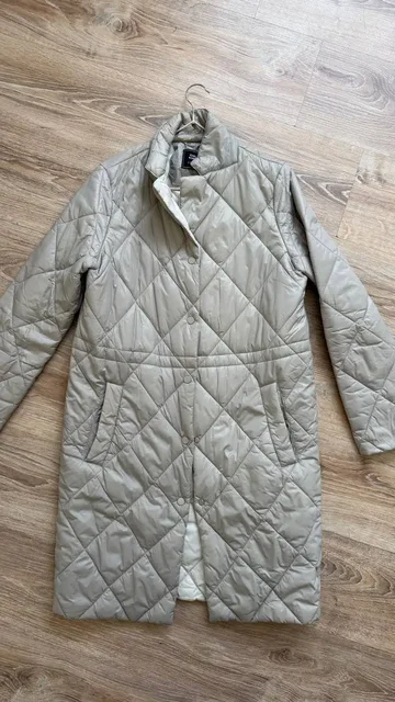 Женское стёганое пальто размер 44 - Вечерние платья в Люберцы